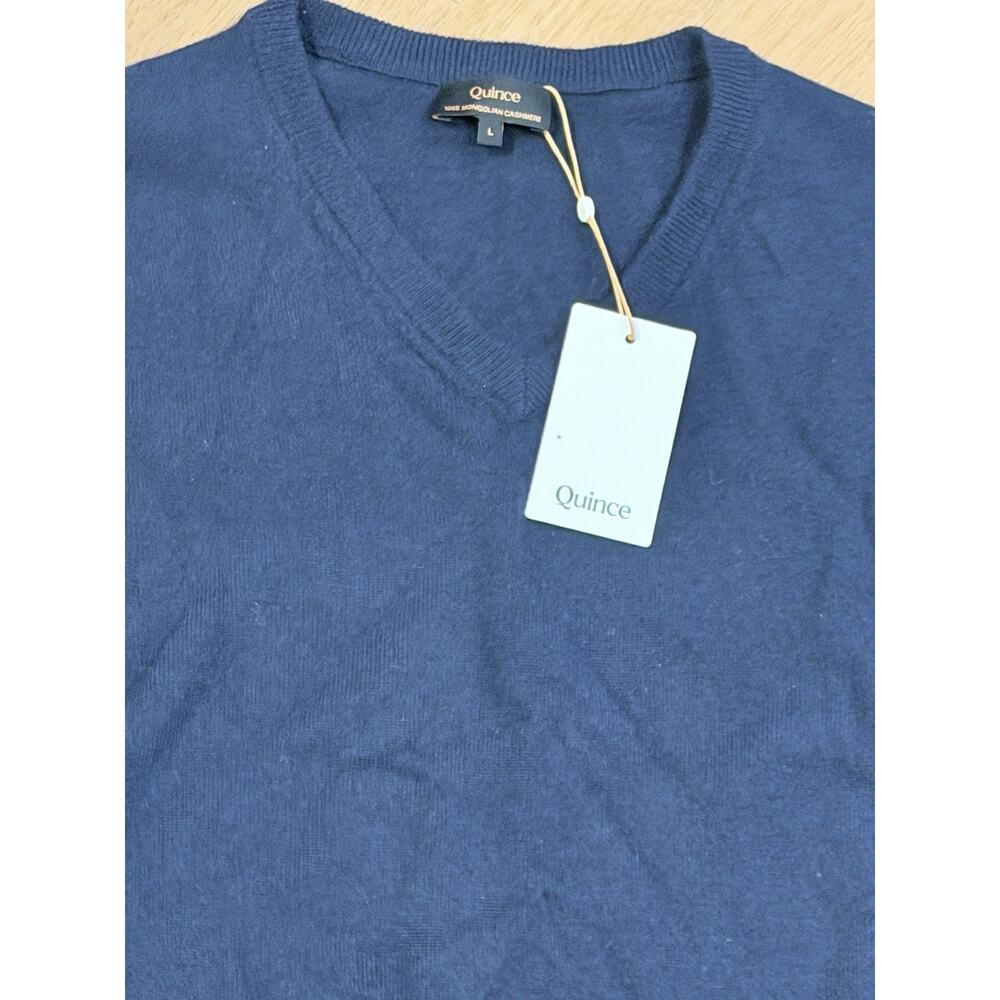 NWT Quince Women’s L Mongolian Cashmere Vneck Sweater Navy - Picture 3 of 6